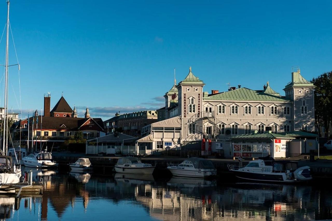 Frasch Och Fin 2:A. Gangavstand Till Stromstads Centrum المظهر الخارجي الصورة